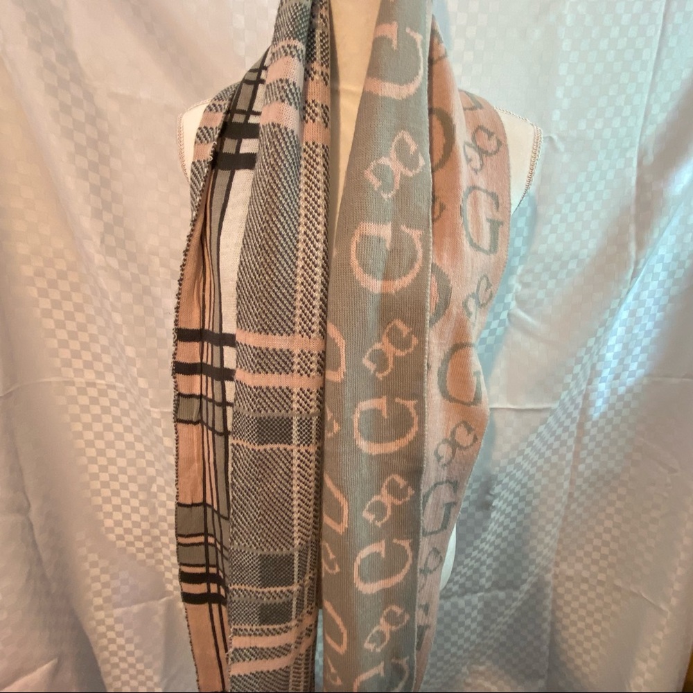 Guess Scarf